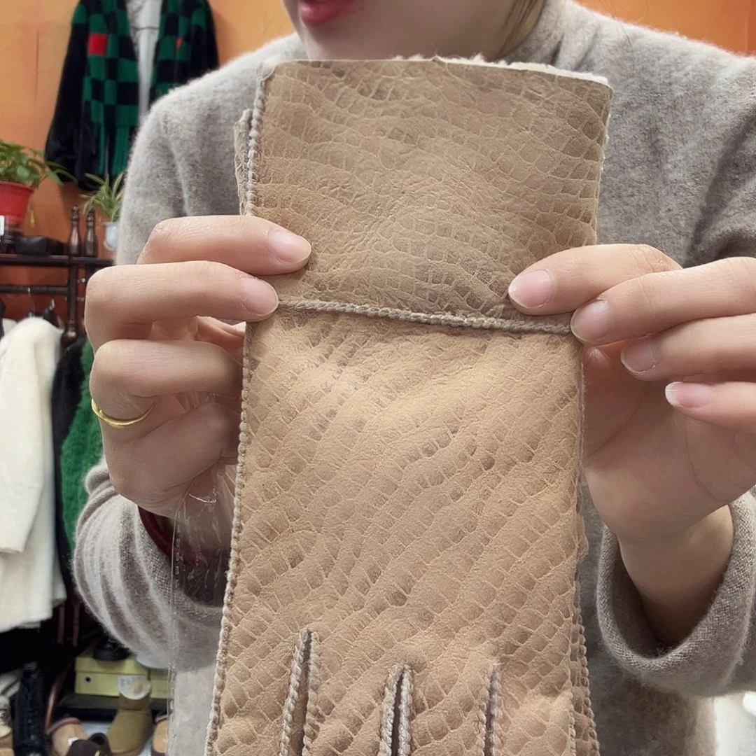 皮草外套搭配黑色