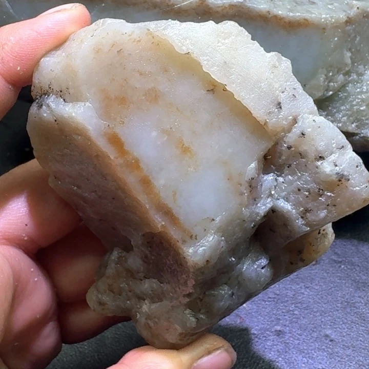 和田玉未镶嵌珠宝半成品