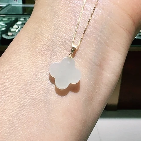 和田玉颈饰18K金镶嵌