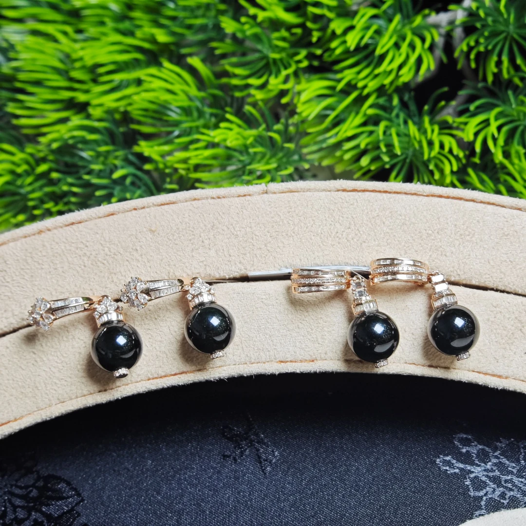 思懿珠宝 18k墨翠耳钉-13800-1-HJ-多样性发一