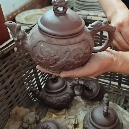 库存微瑕紫砂壶一个