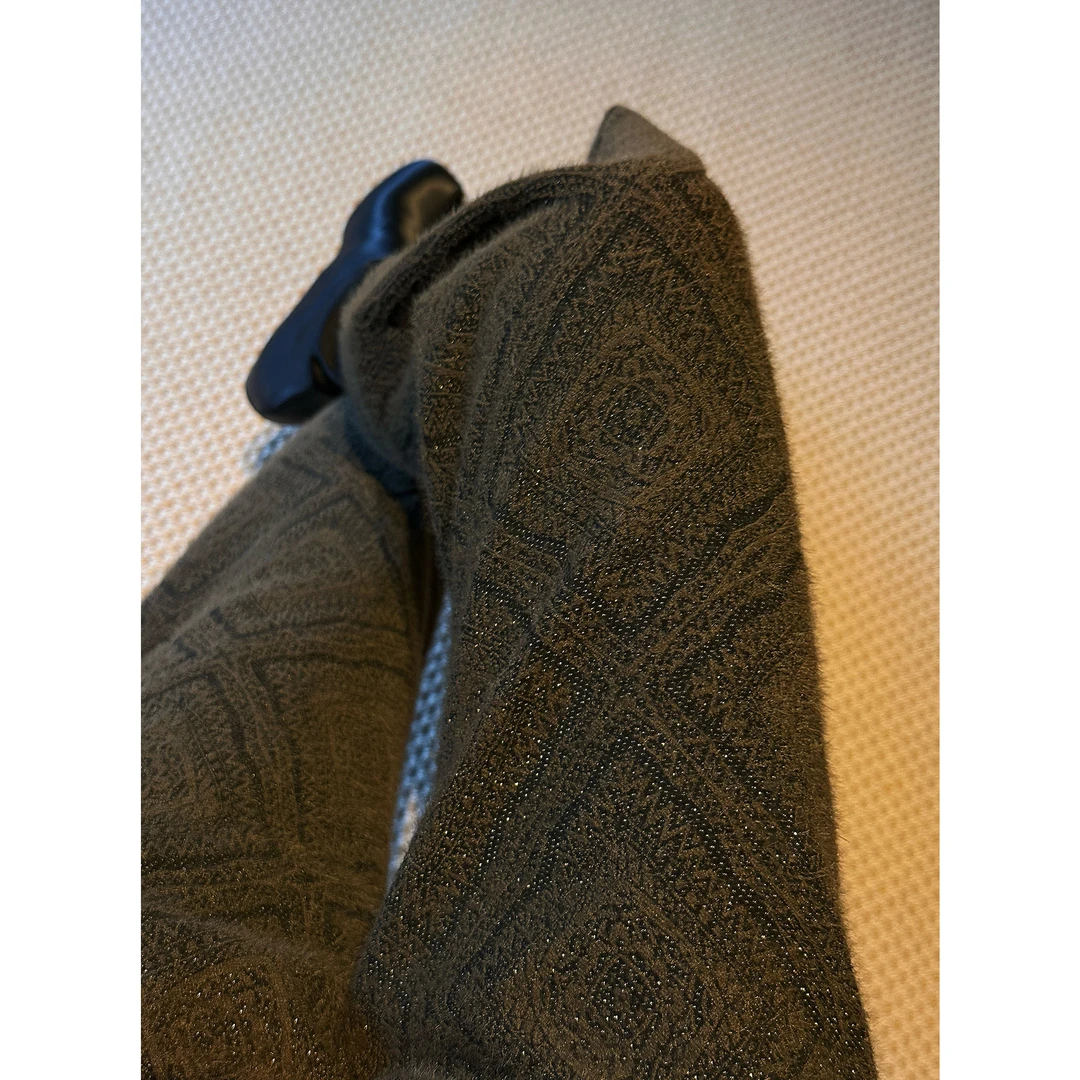 紫紫   回纹绒九分裤  中式静奢回纹肌理拉毛九分裤ZD10KZHJ310