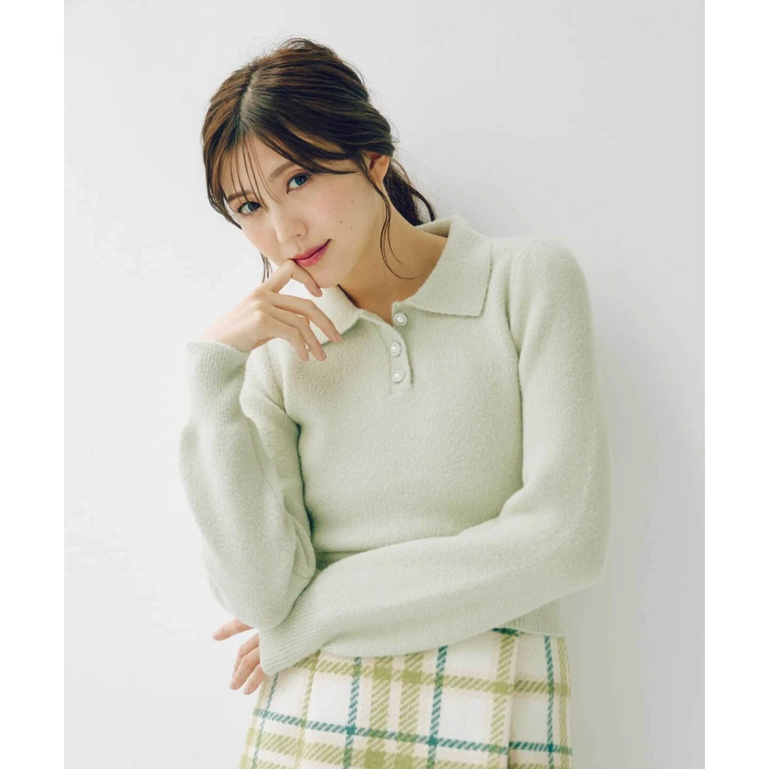 【胖虎家】 秋冬上新 J 时尚减龄百搭短款毛绒针织衫