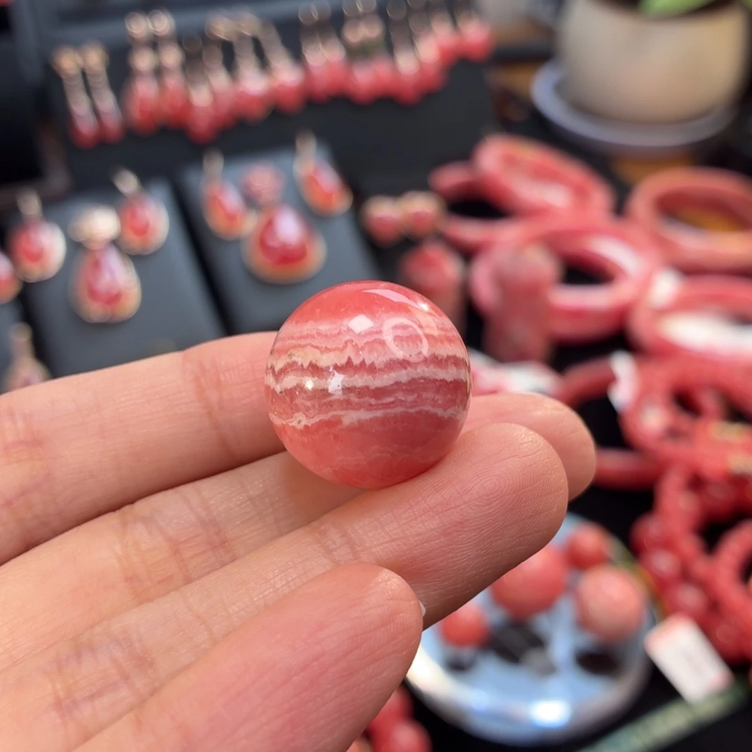 菱锰矿（红纹石）未镶嵌珠宝半成品14.154g，19.6mm