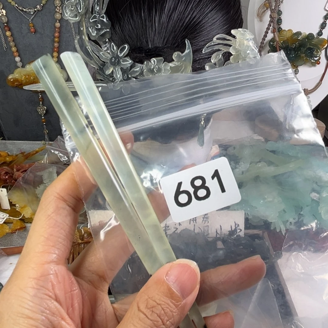 岫玉未镶嵌发饰馨**C