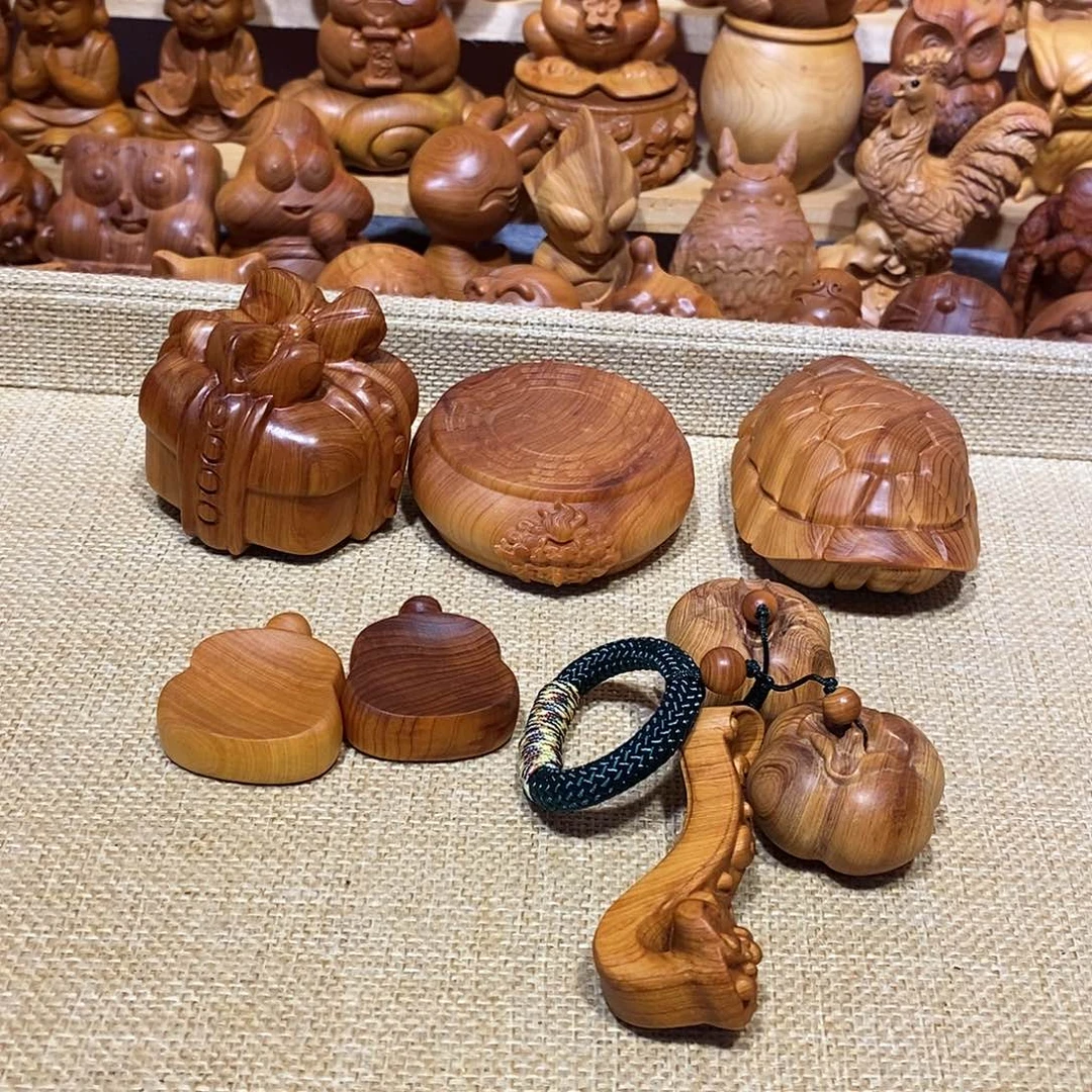 柏木（崖柏）玄*卿崖柏手把件，共6件