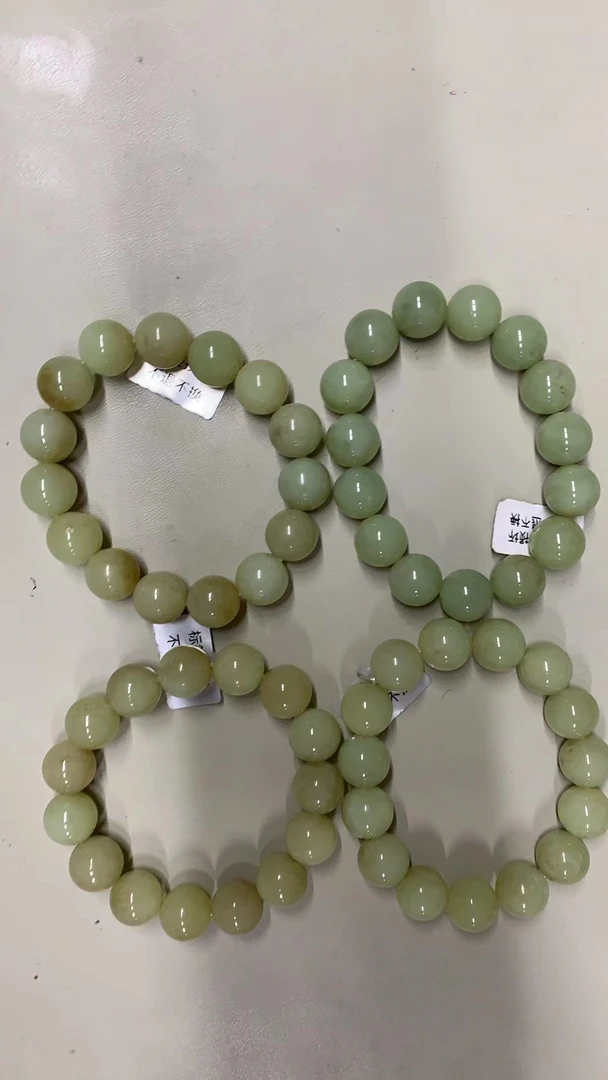 天然和田玉 时尚百搭 (13.9mm)手串  多样性发货其中发一