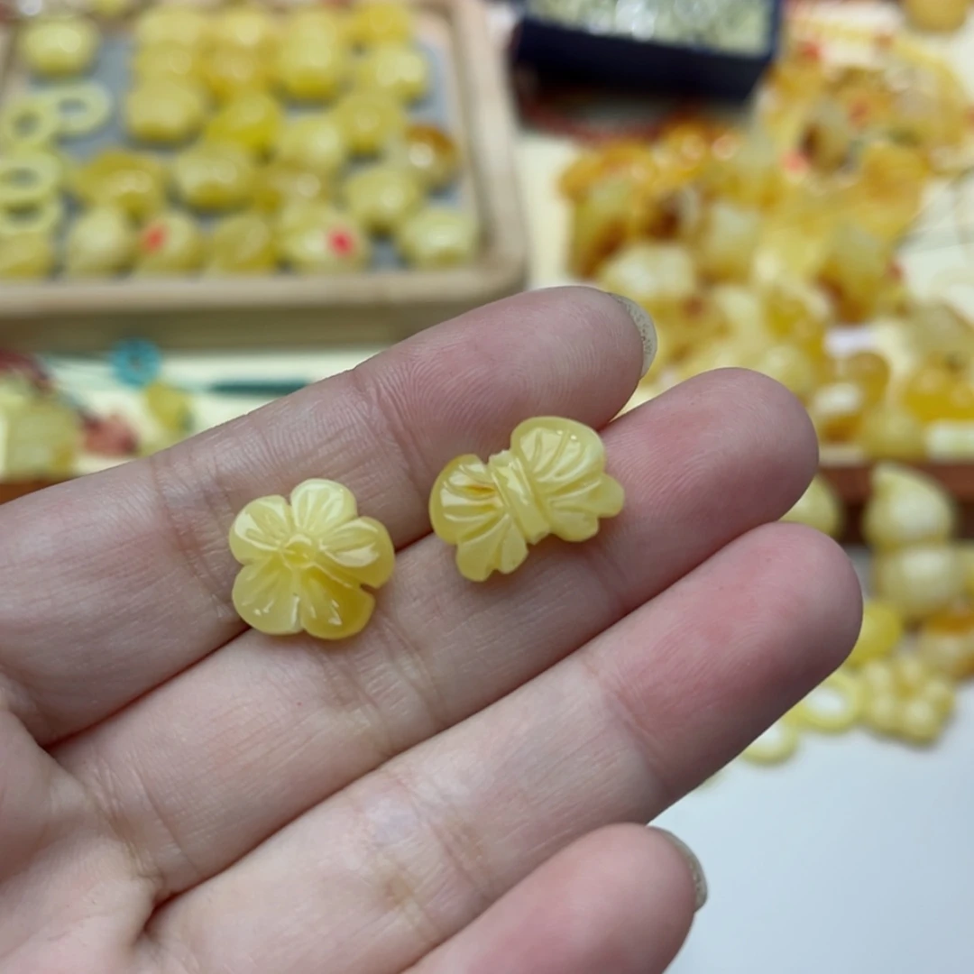 【闪购商品】蜜蜡裸石未镶嵌配饰