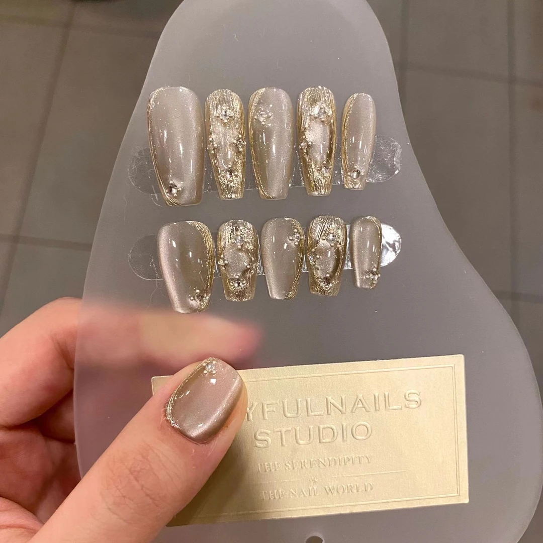 【银白千金】香槟色布契拉提宝石猫眼显白美甲高级感手工穿戴甲