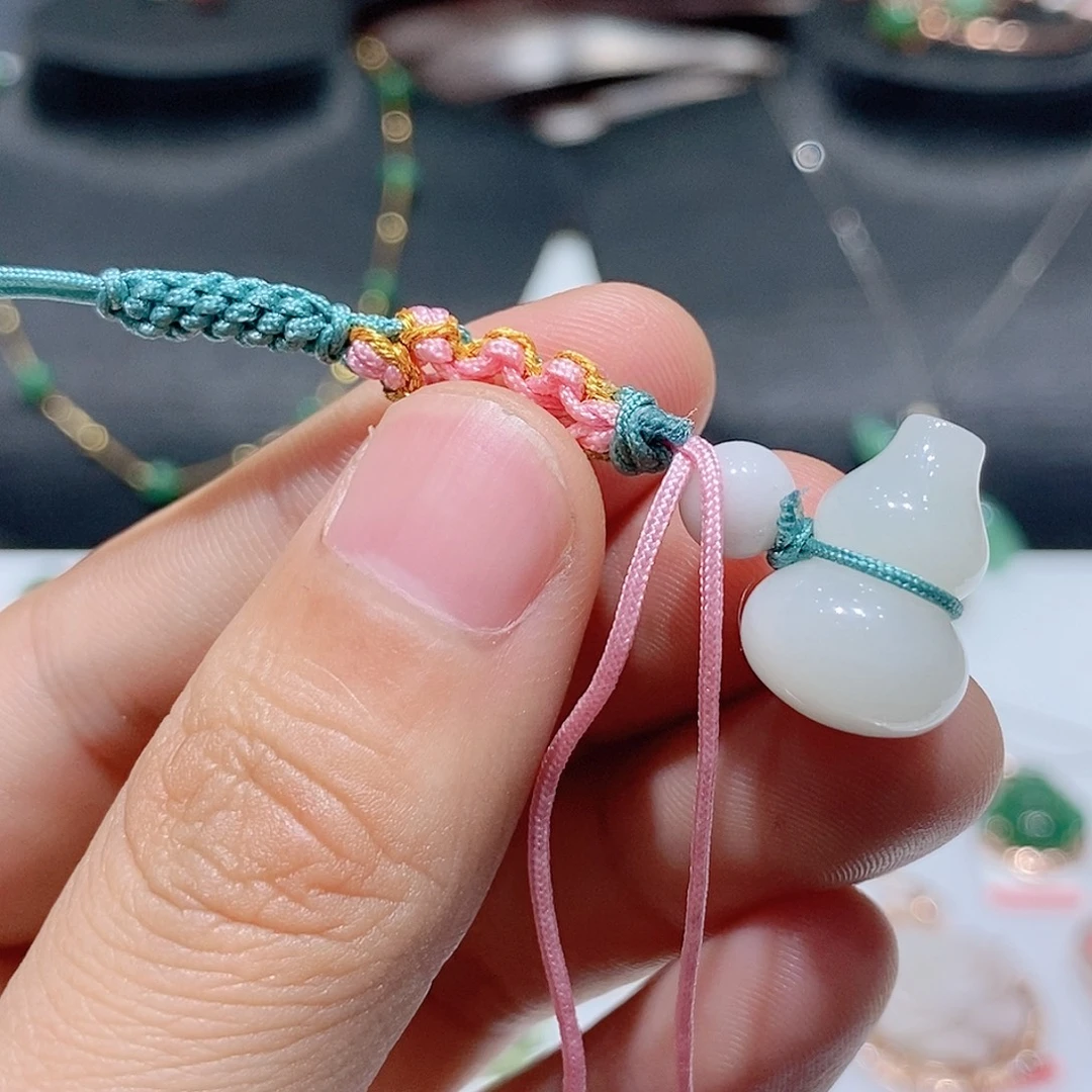 独山玉未镶嵌吊坠