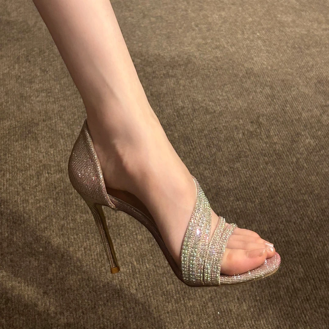 新款绝美闪片高跟鞋女小众仙女细跟凉鞋设计感不累脚单鞋露趾夏季