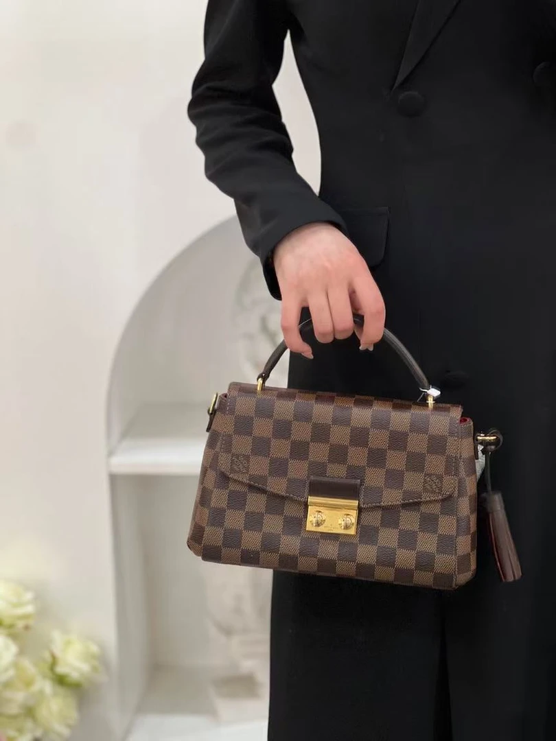 99新 LouisVuitton/路易威登 lv 棕棋盘格流苏邮差/甄选