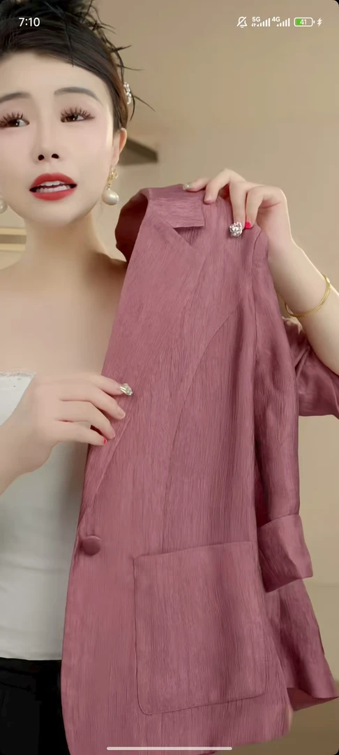 2025夏季新款气质优雅高级感树莓红色时尚西装领外套