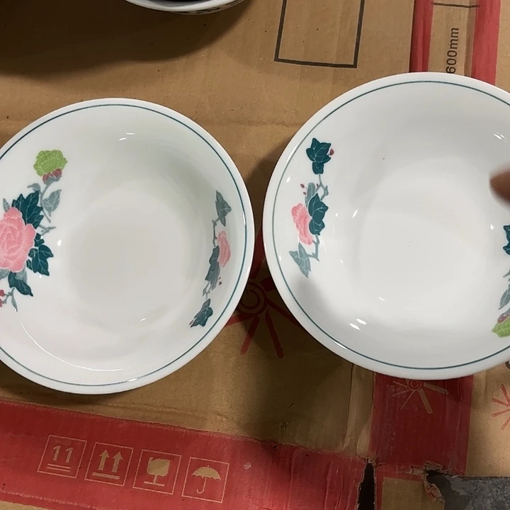 15.5公分芙蓉花，米饭碗两个