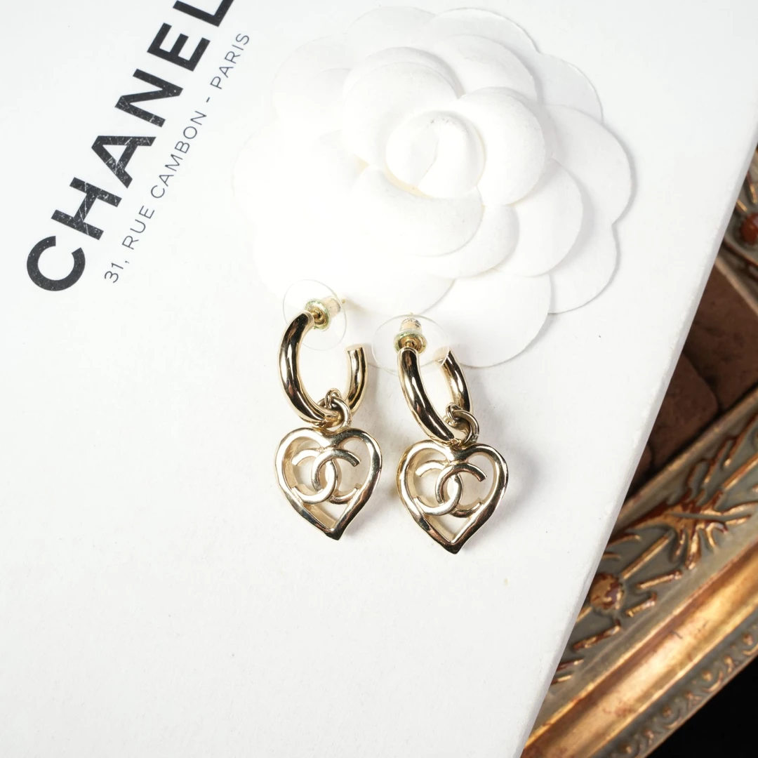 95新 Chanel/香奈儿 柚礼中古/香奈儿桃心吊坠耳钉hz509012