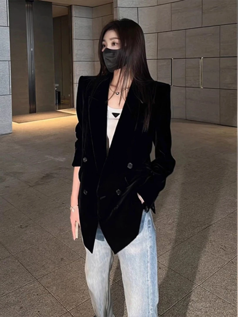 黑色丝绒西装外套女2025新款秋季小香风气质名媛设计感中长款西服