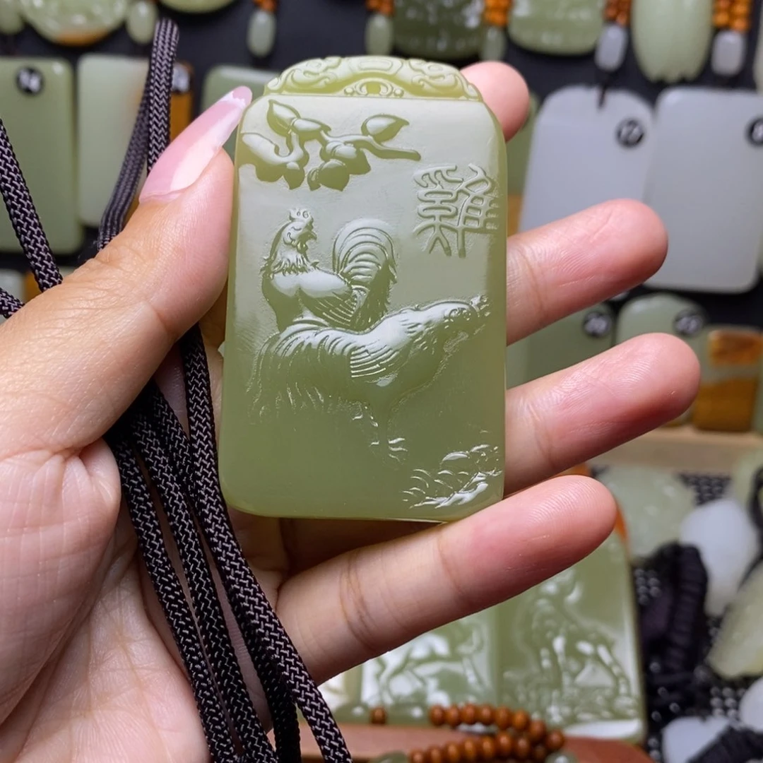 香****一方解石玉鸡生肖牌子