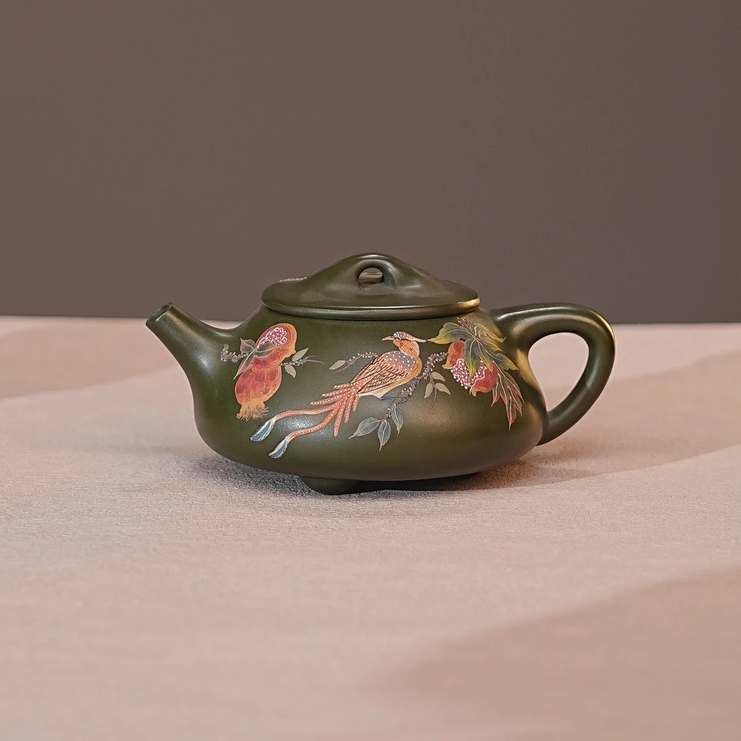 宜兴紫砂茶具 原矿绿泥泥料堆绘石榴花鸟景舟石瓢紫砂壶