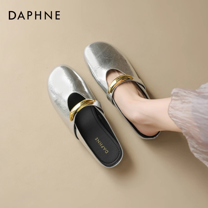 达芙妮平底包头半拖鞋女款2025夏季新款外穿软底一字带穆勒鞋凉鞋