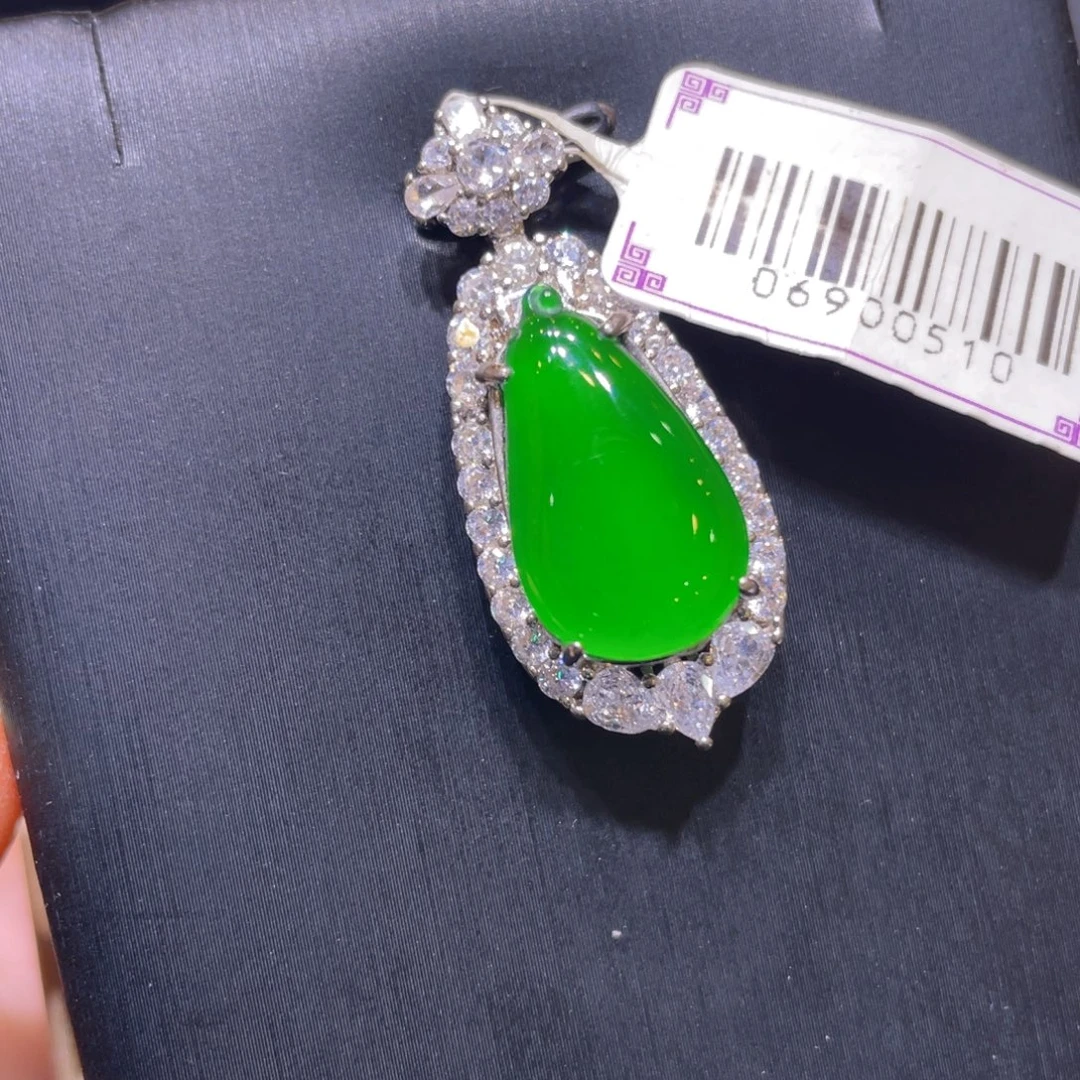 翡翠未镶嵌颈饰吊坠