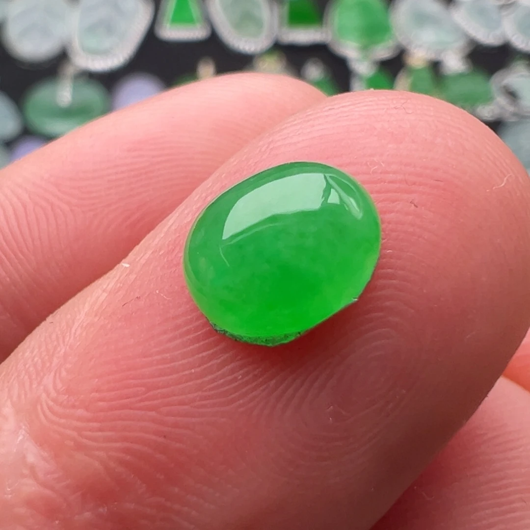 翡翠颈饰未镶嵌蛋面8