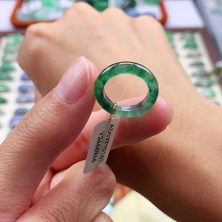 翡翠未镶嵌戒指3号