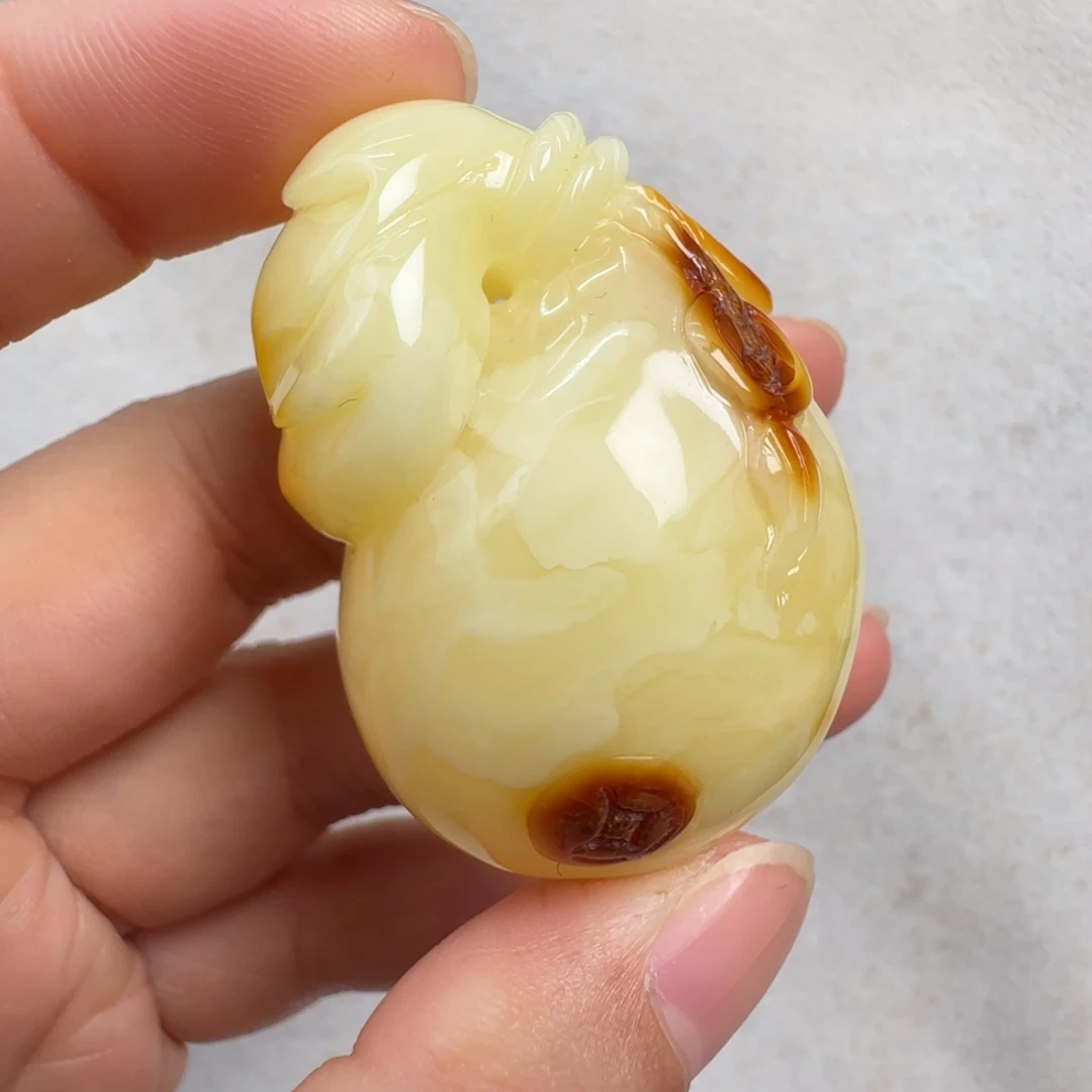 蜜蜡未镶嵌珠宝奇石