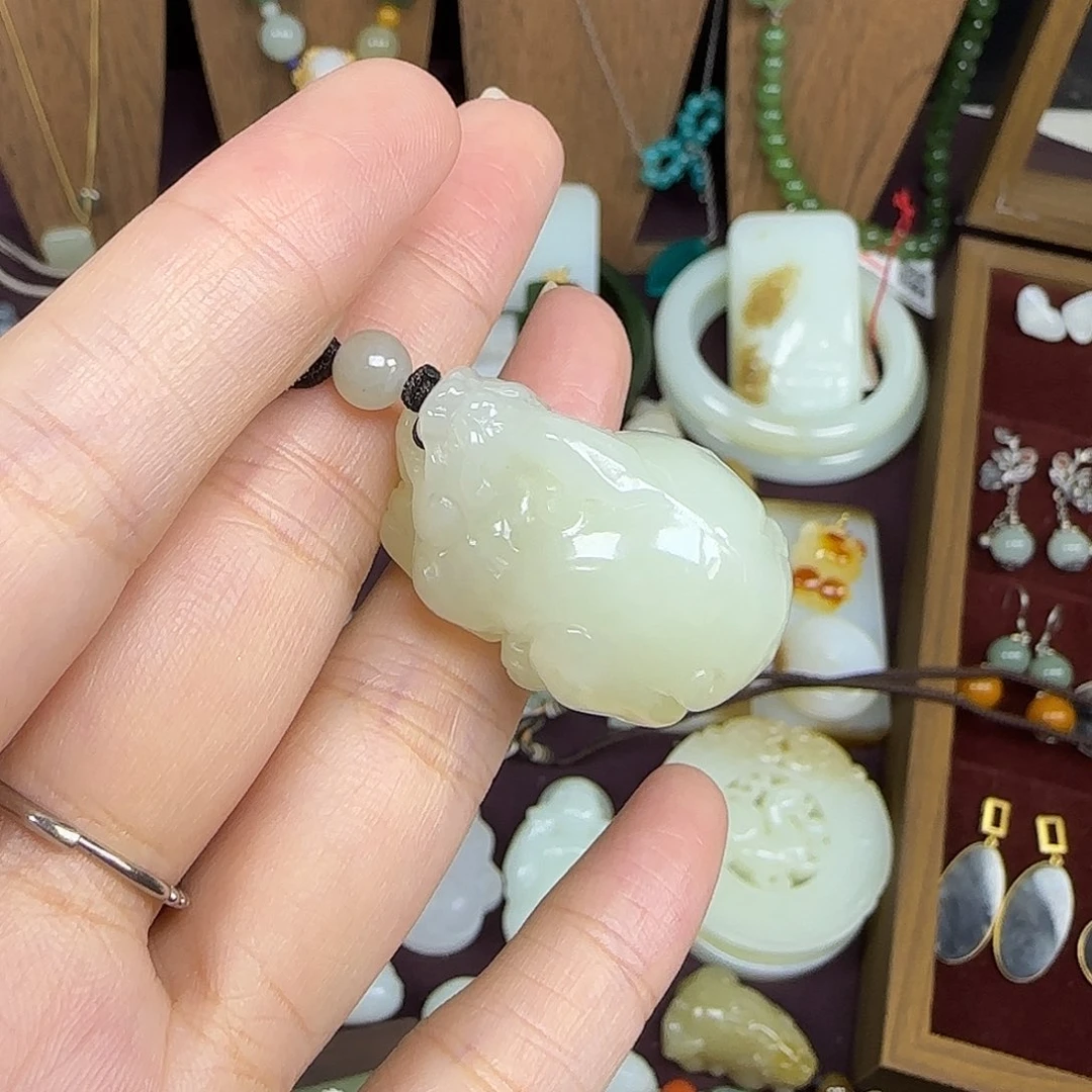 颈饰未镶嵌和田玉