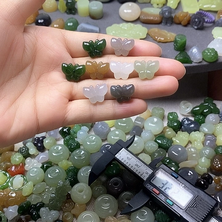 未镶嵌和田玉挂件蝴蝶98一个多样性发其一