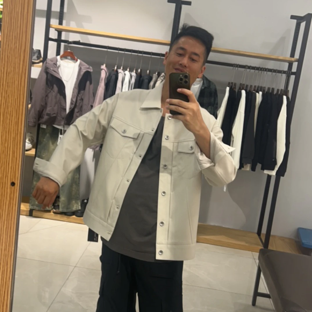 简约风春季秋季纯色薄款休闲翻领夹克时尚短款免烫