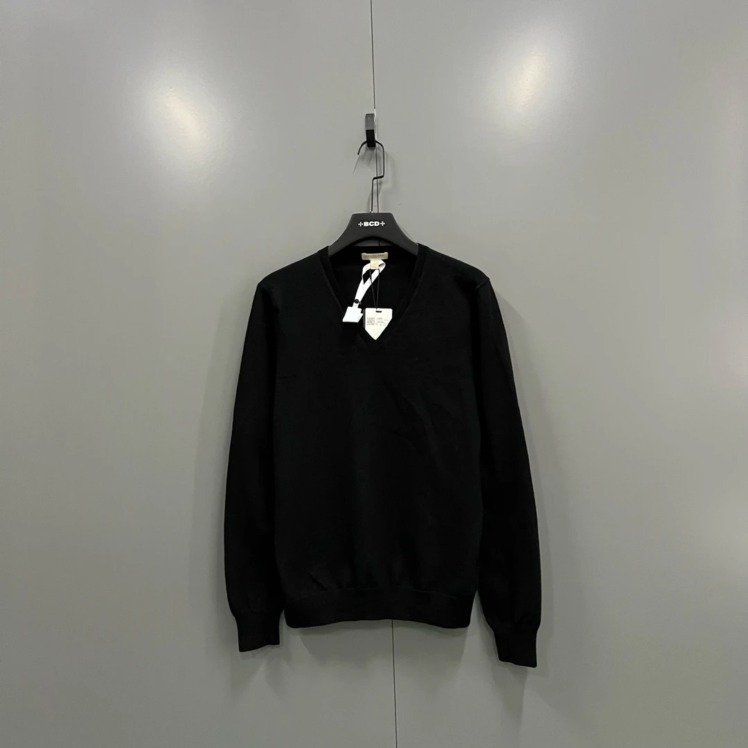 99新 BURBERRY/博柏利 h922 黑色V领针织毛衣 XL码 009696