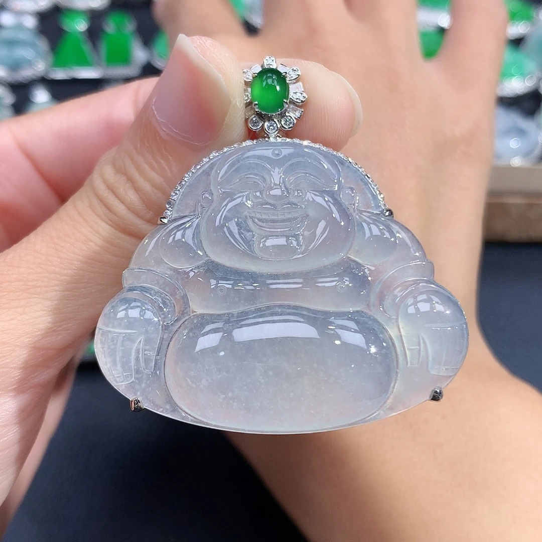 颈饰18K金镶嵌翡翠