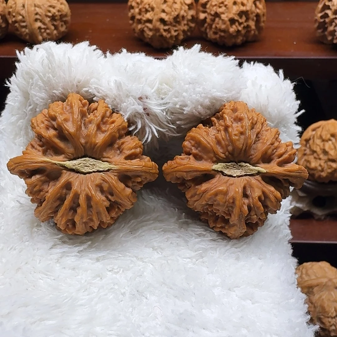 M***翟核桃手串/手链全品桃心密纹40