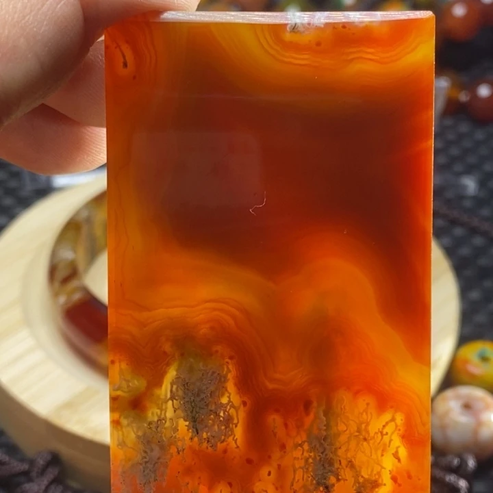 吾***壹玛瑙/玉髓未镶嵌颈饰