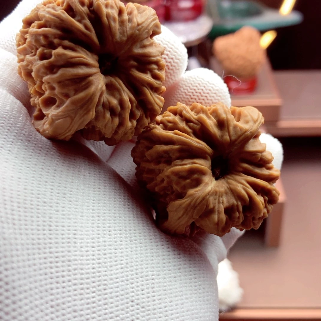 文玩核桃把件拉丝高炮深酒杯39.8.尺42.5克