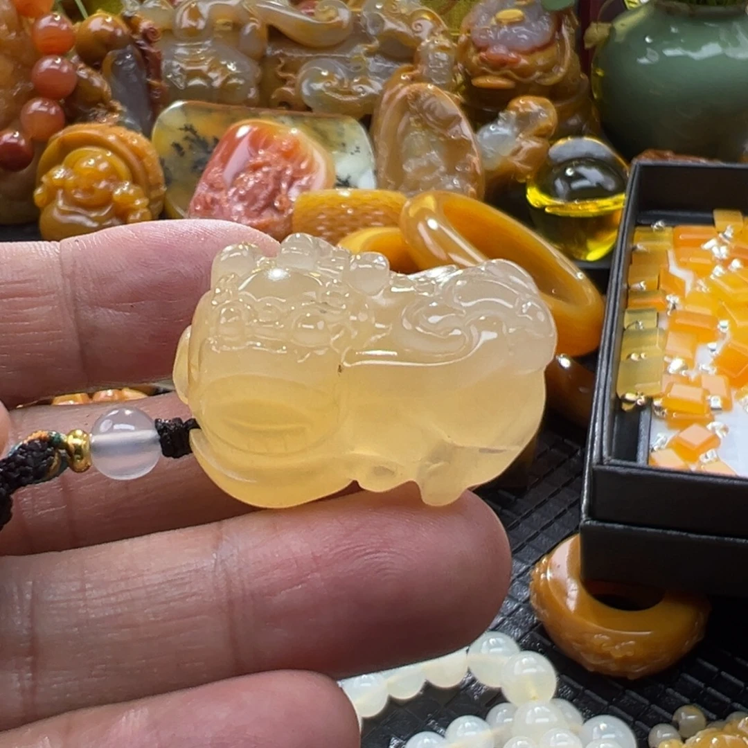 石英质玉未镶嵌颈饰