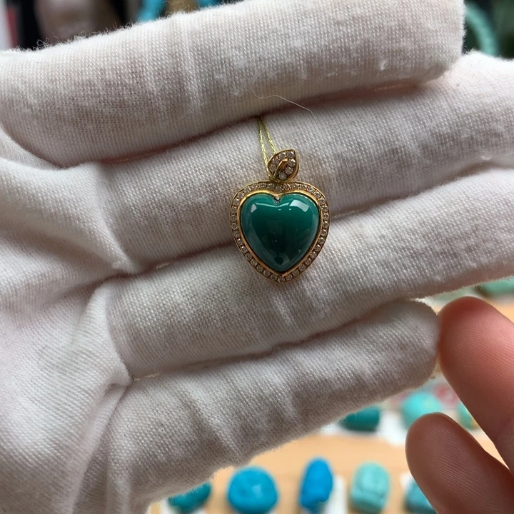 18K金镶嵌绿松石珠宝奇石