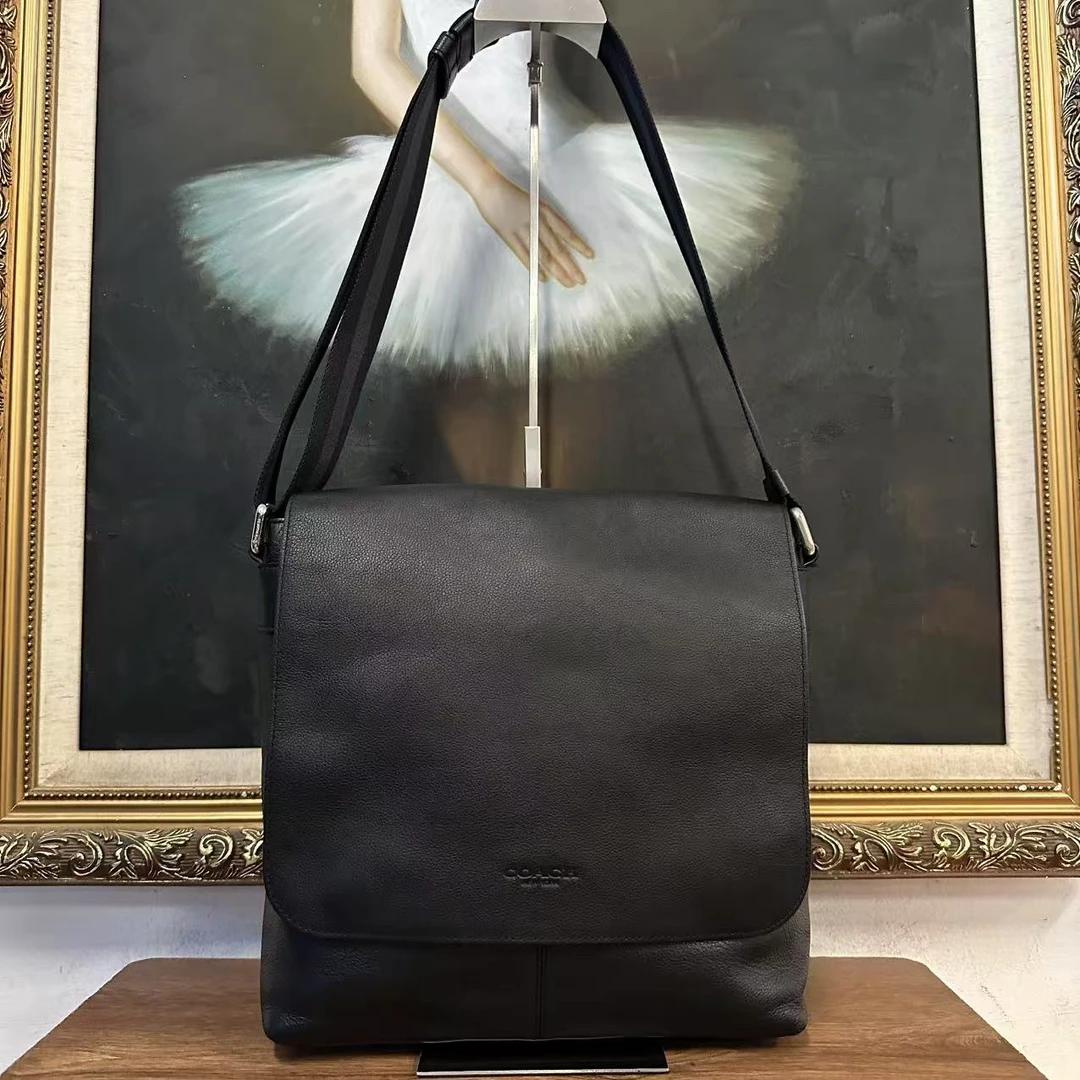 95新 COACH/蔻驰 coach斜挎包/005685