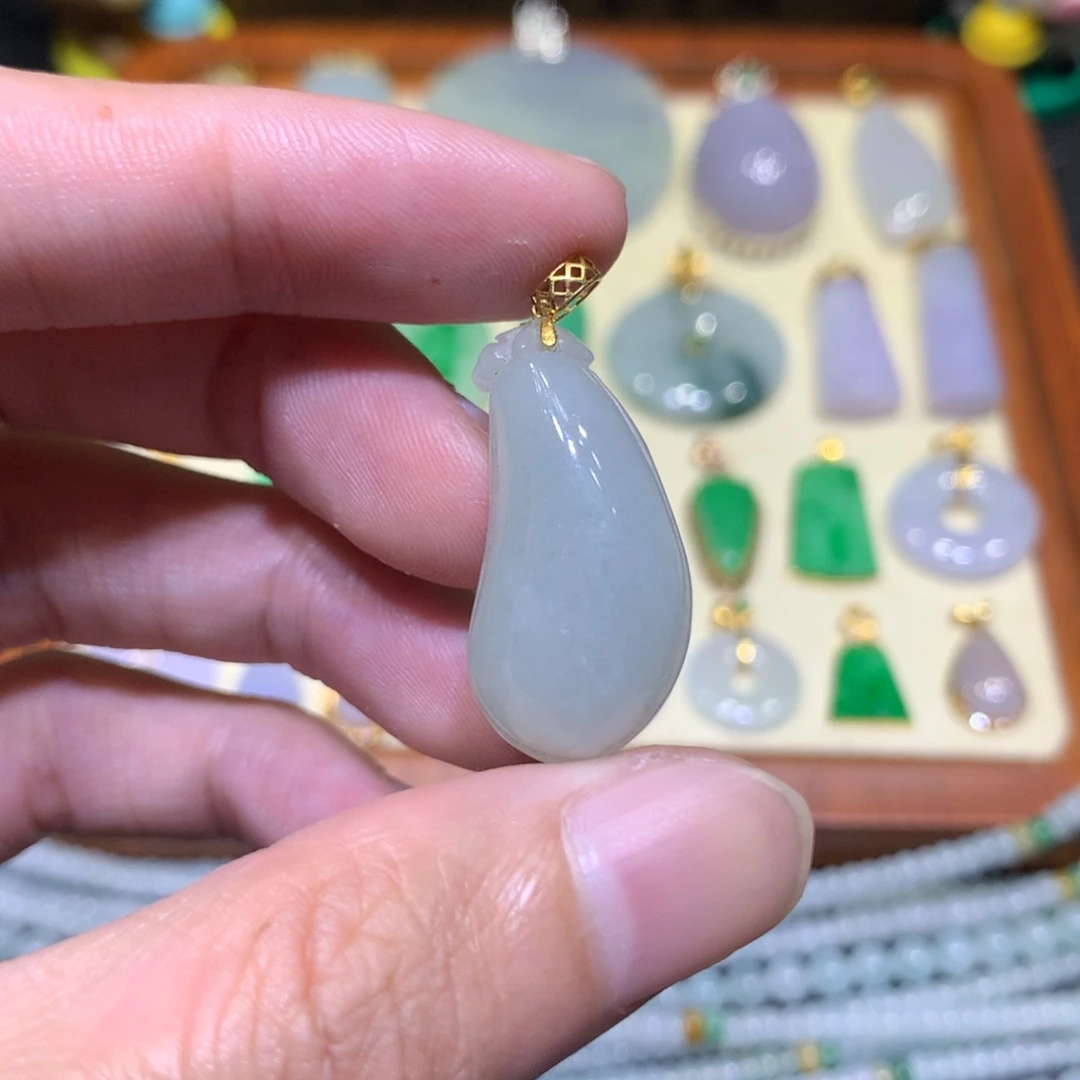 吊坠(不含链)18K金镶嵌翡翠