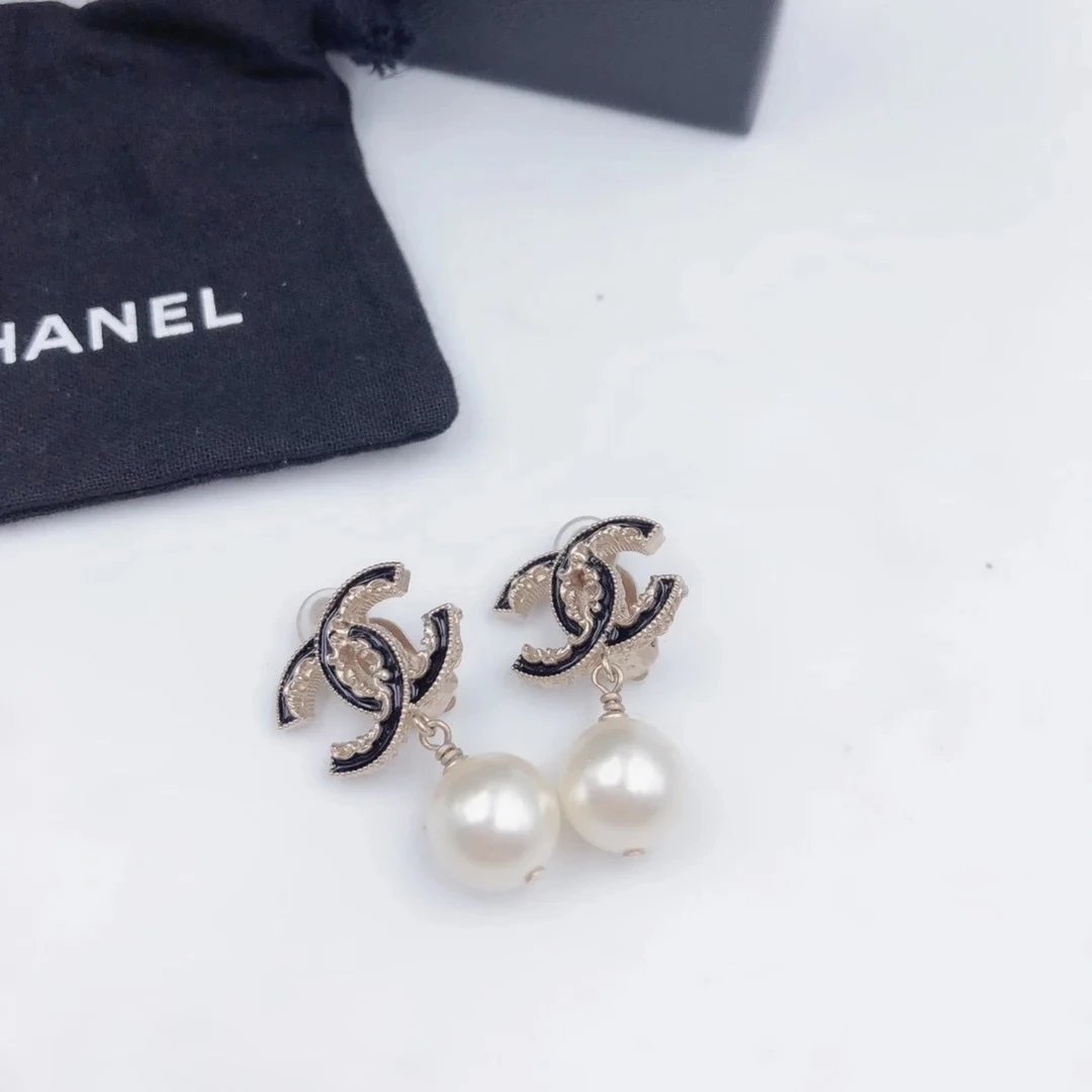 未使用 Chanel/香奈儿 千金风黑色珐琅耳夹复古
