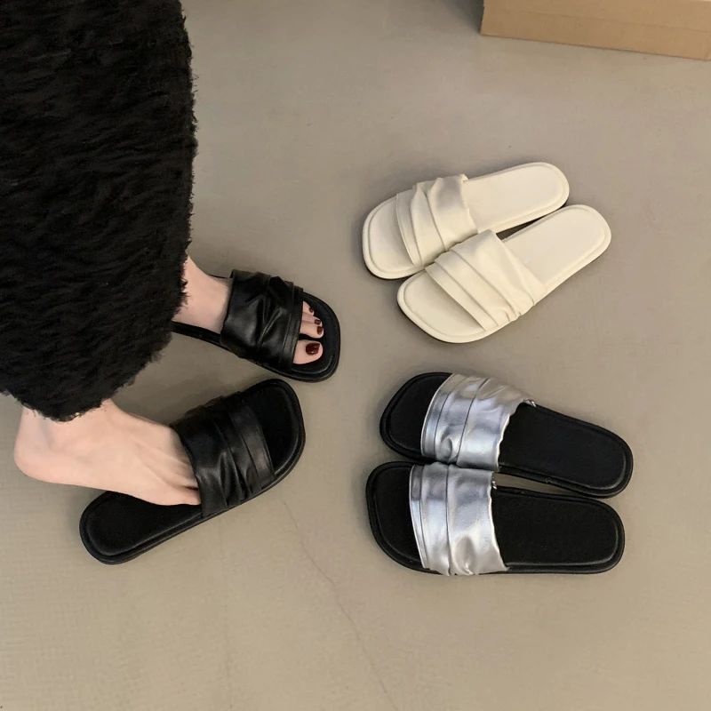 银色平底一字拖鞋女鞋子夏季软底沙滩法式外穿2025年新款凉拖凉鞋