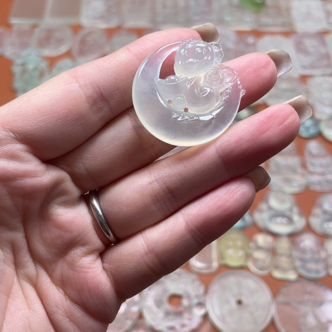 蛇纹石玉未镶嵌颈饰
