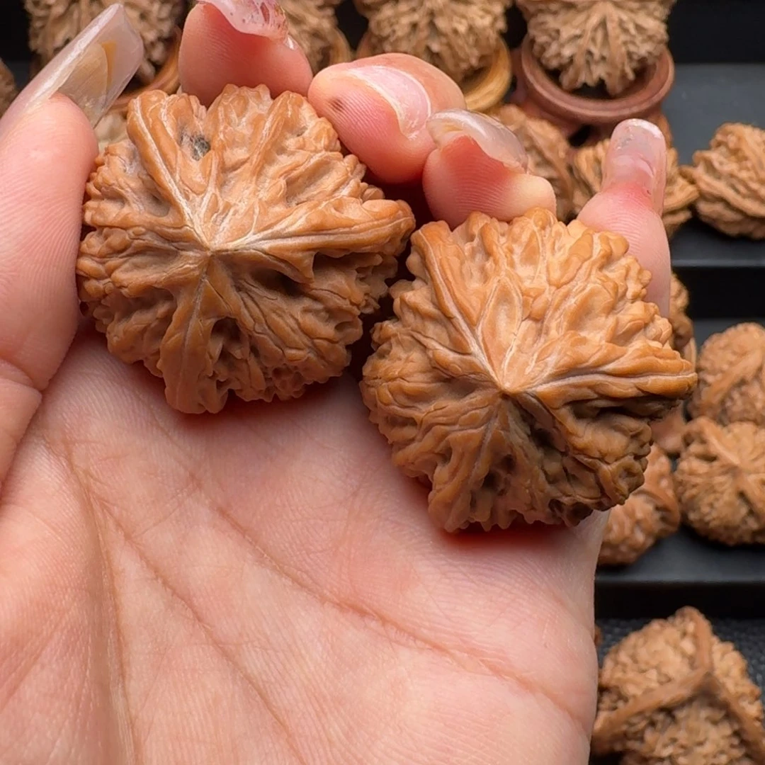 文玩核桃把件文山三棱，全品，35