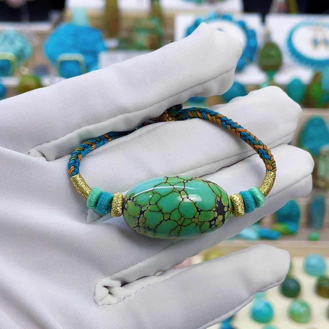 绿松石未镶嵌颈饰