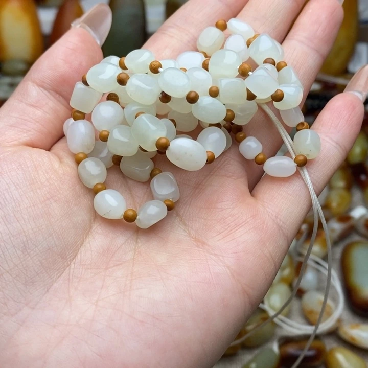 无***.和田玉未镶嵌手链