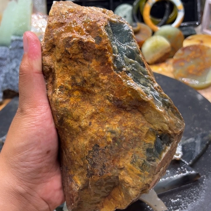 蛇纹石玉未镶嵌珠宝奇石