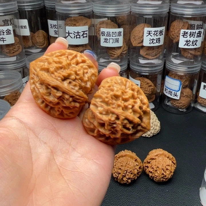 我***了文玩核桃吊坠龙门涧