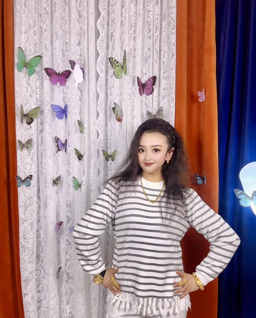 设计感流苏绿色条纹长袖t恤女春秋款内搭打底小个子正肩短款上衣