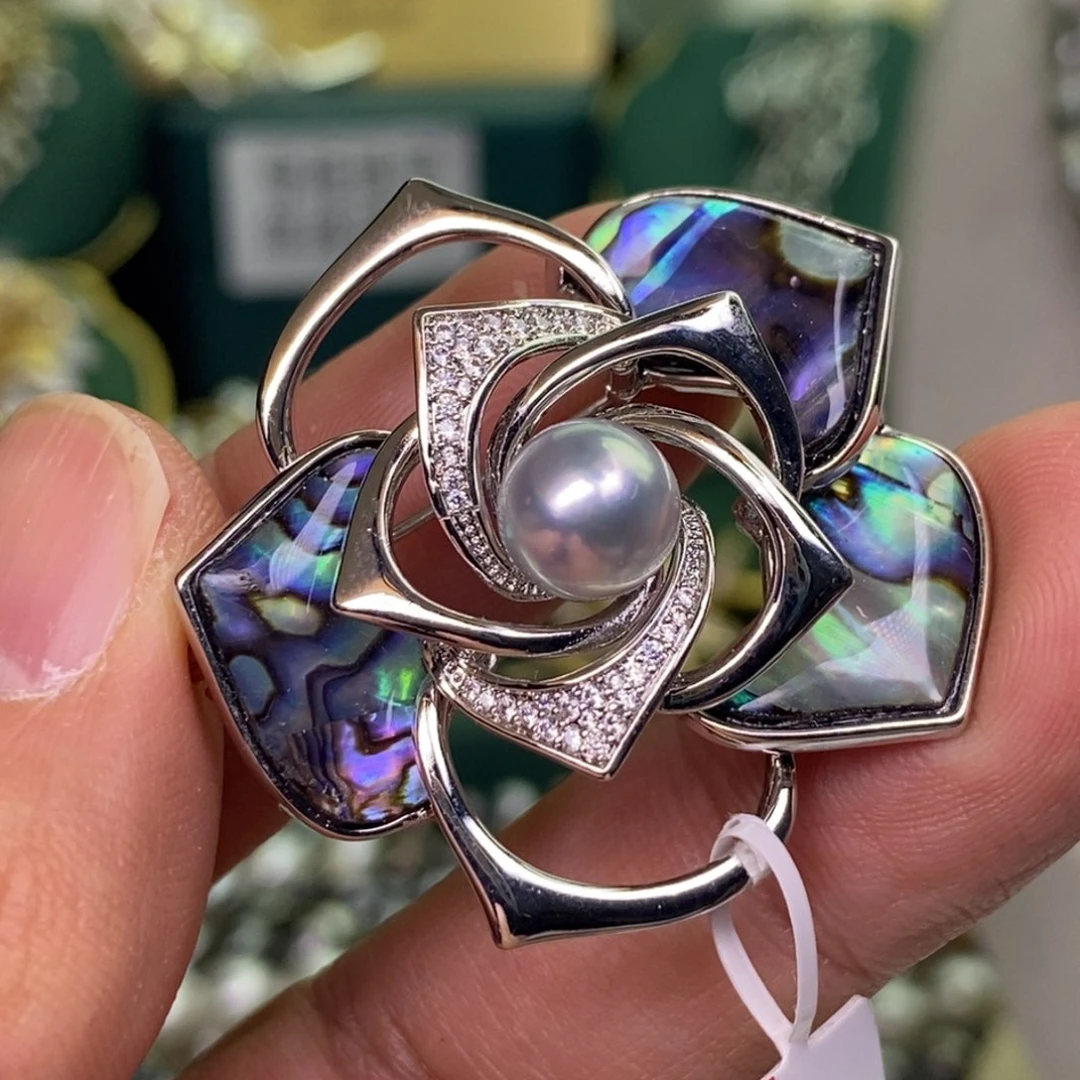 未镶嵌胸饰海水珍珠