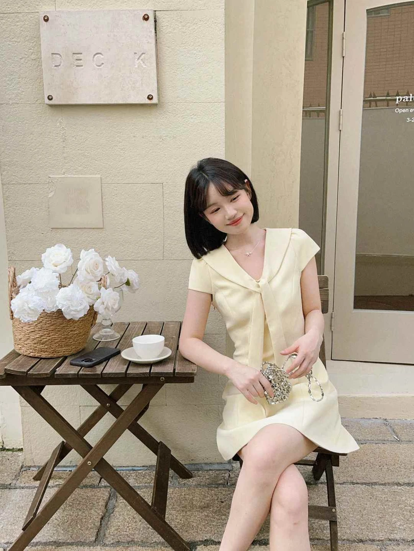 板栗西西【金秘书穿搭】夏日气质设计扭结领时尚收腰修身显瘦连衣裙